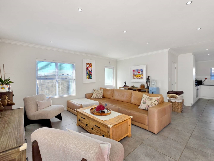3 Bedroom Property for Sale in Sunningdale Western Cape